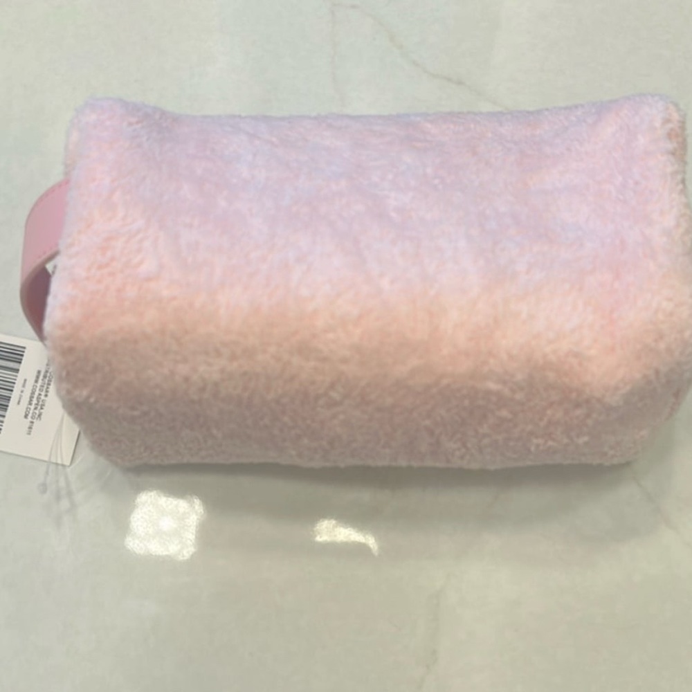 NWT. Pint fluffy Cos Bar Makeup Bag.